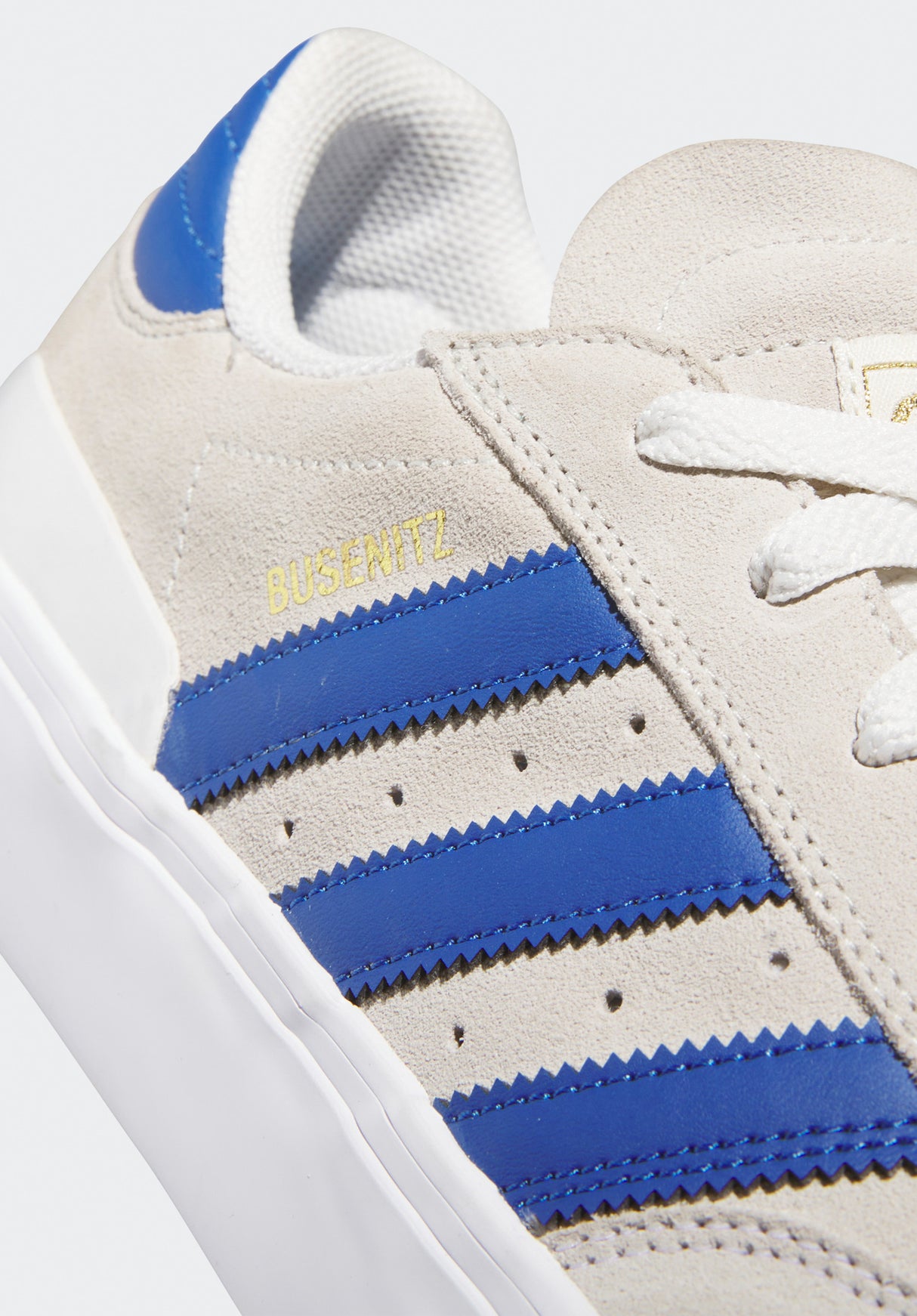 Busenitz Vulc II crystalwhite-teamroyalblue-goldmetallic Closeup2