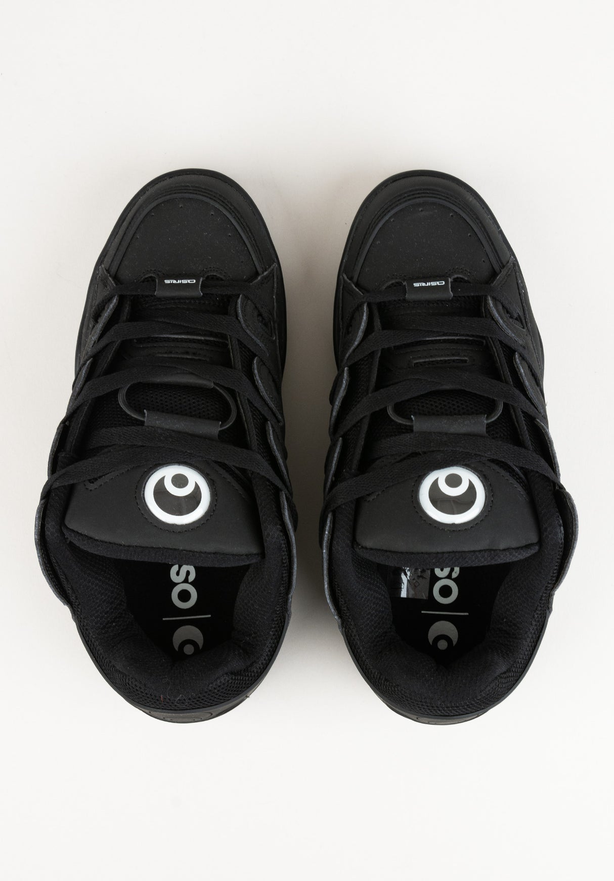 D3 OG black-black-black Closeup2