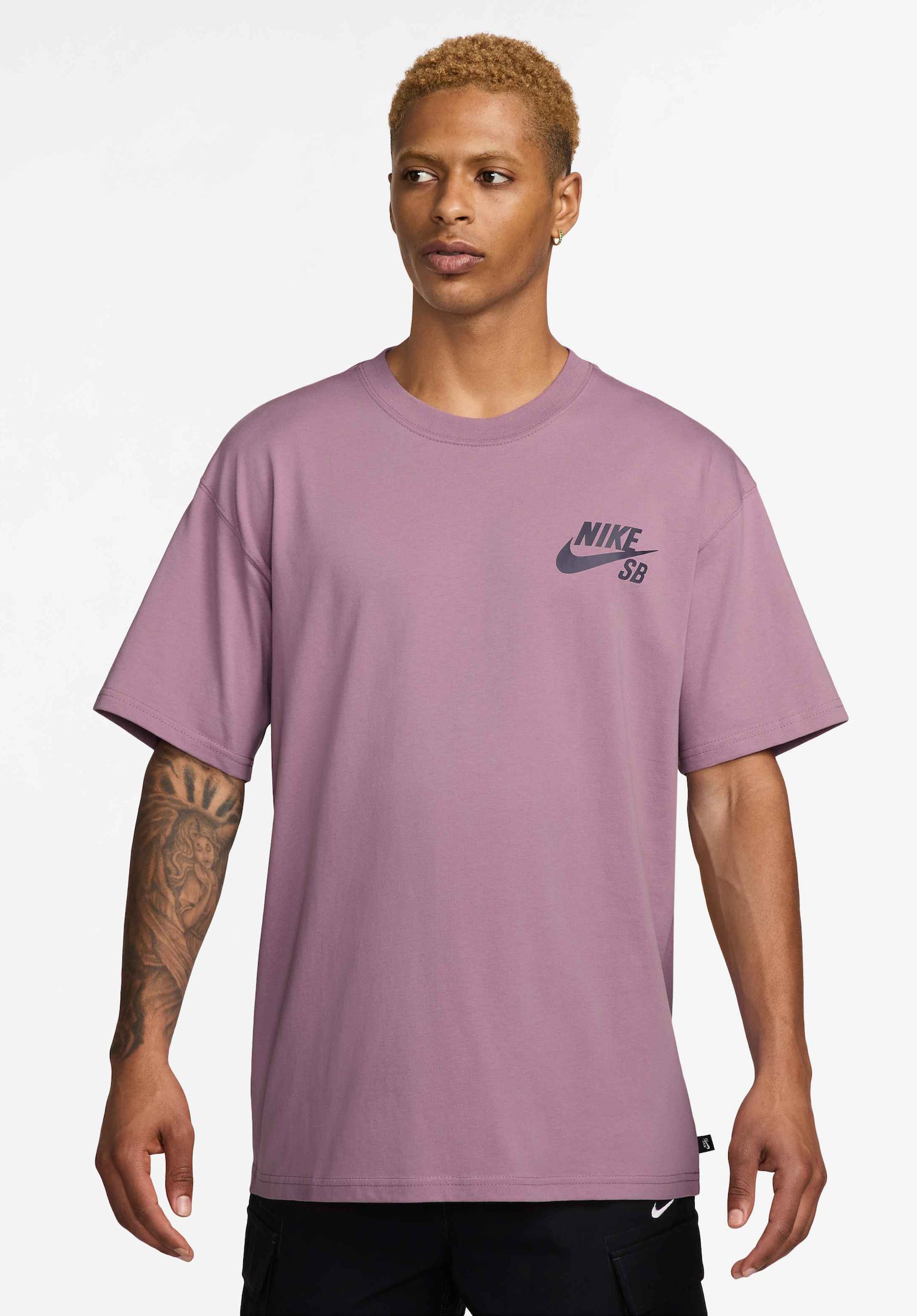 Nike mini logo t shirt on sale