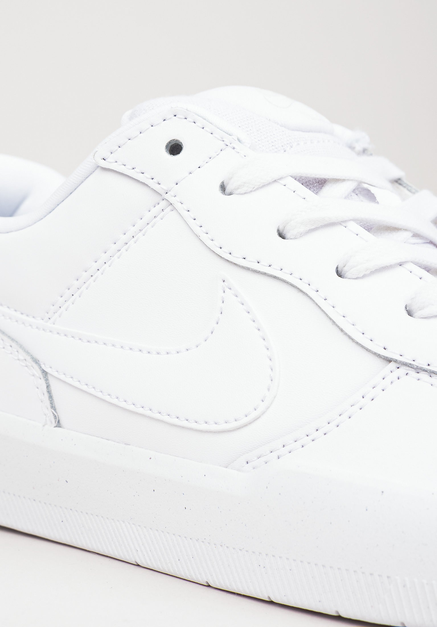 White leather fashion nike mens