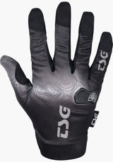 Loam Glove black gradient Close-Up1