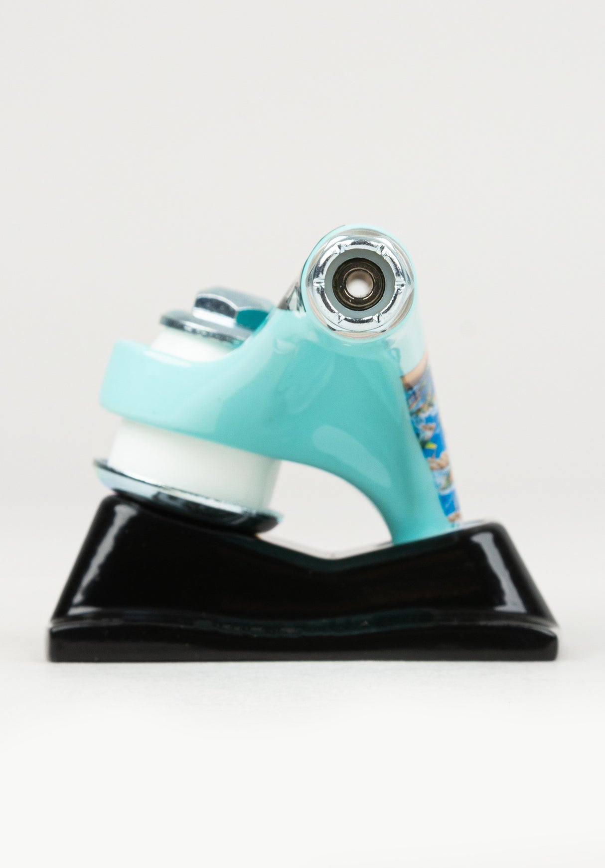 8.00 K5 Hollow Louie Barletta DLK blue-black Close-Up1