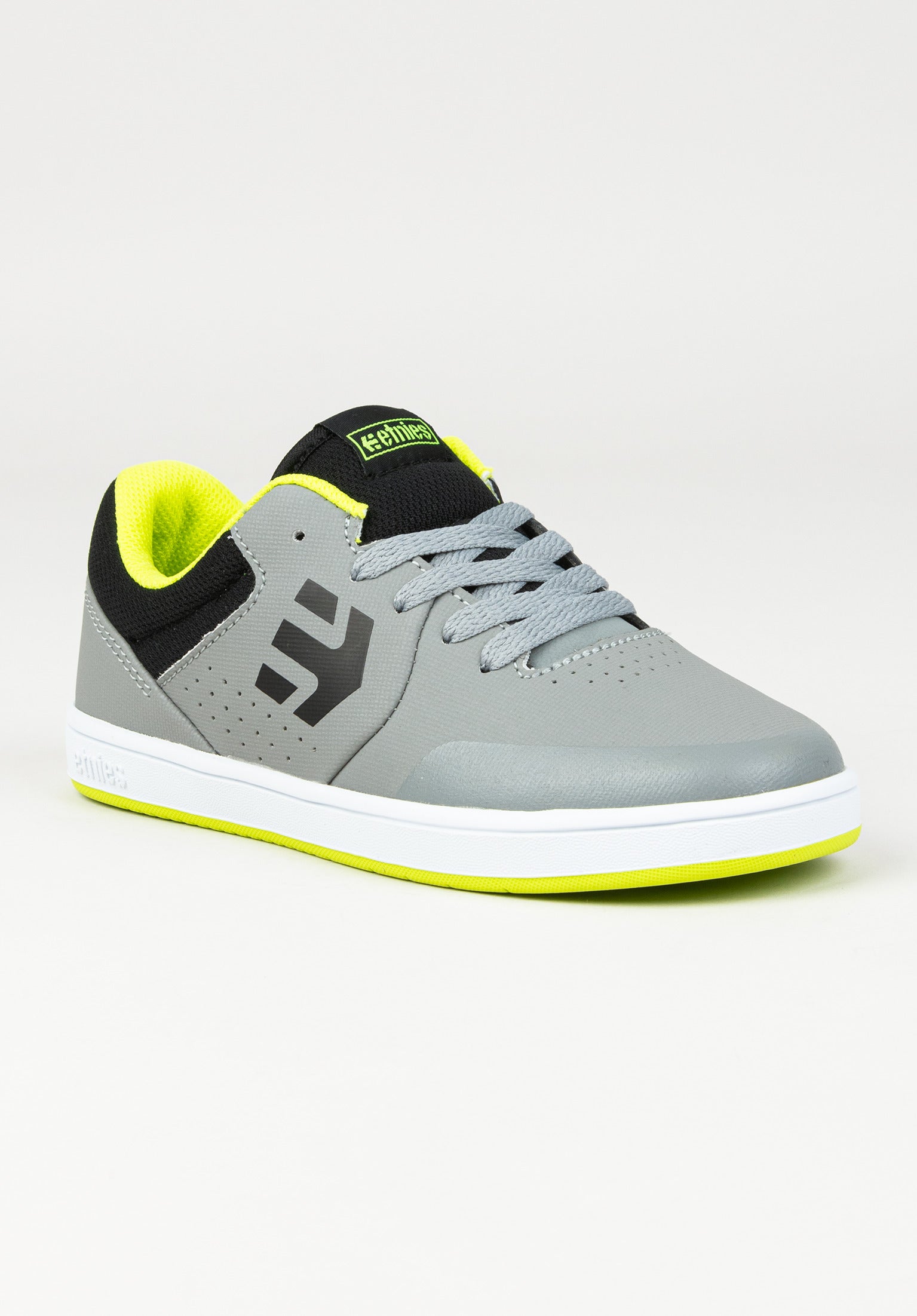 Grey etnies cheap