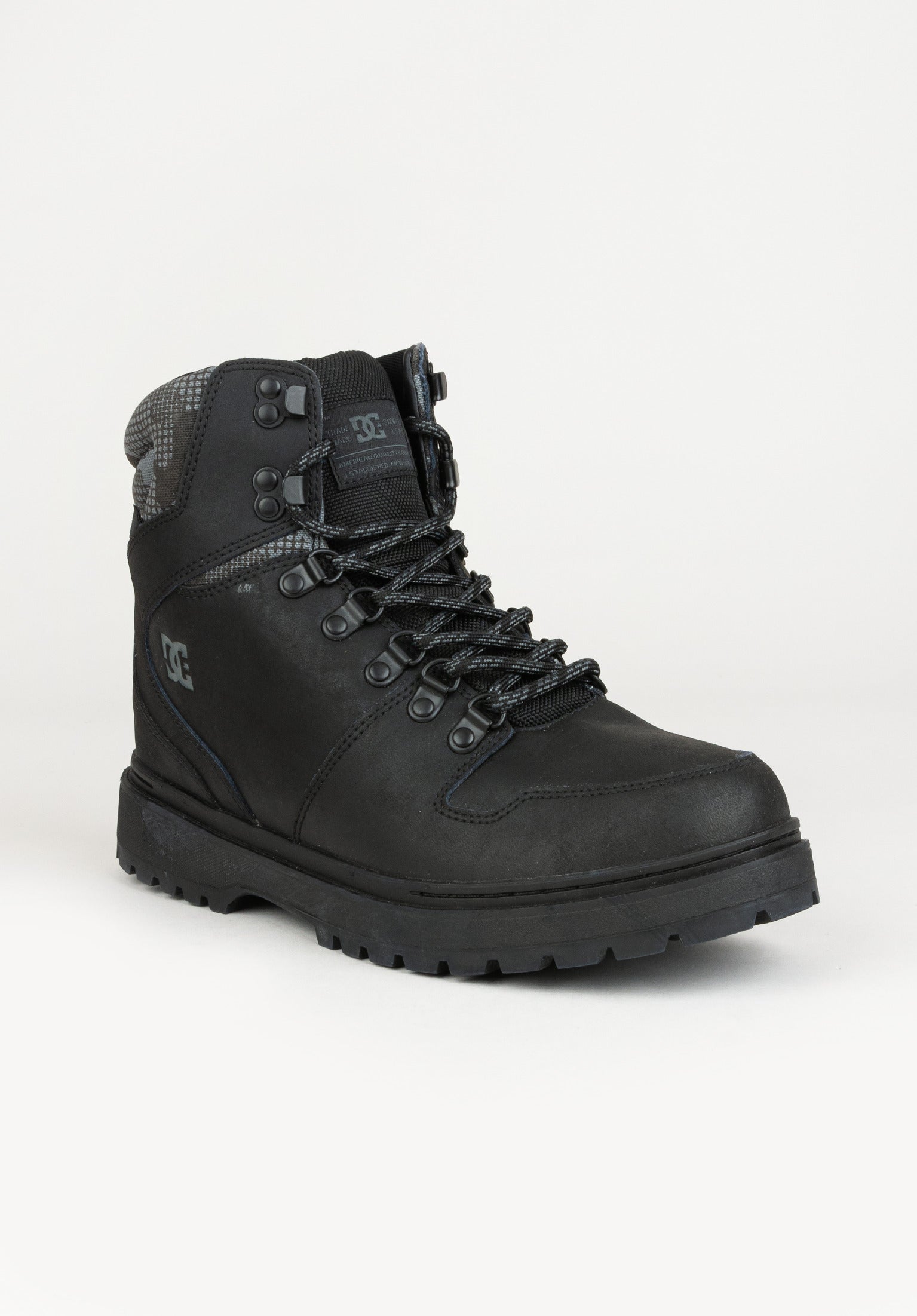 Dc black boots hotsell