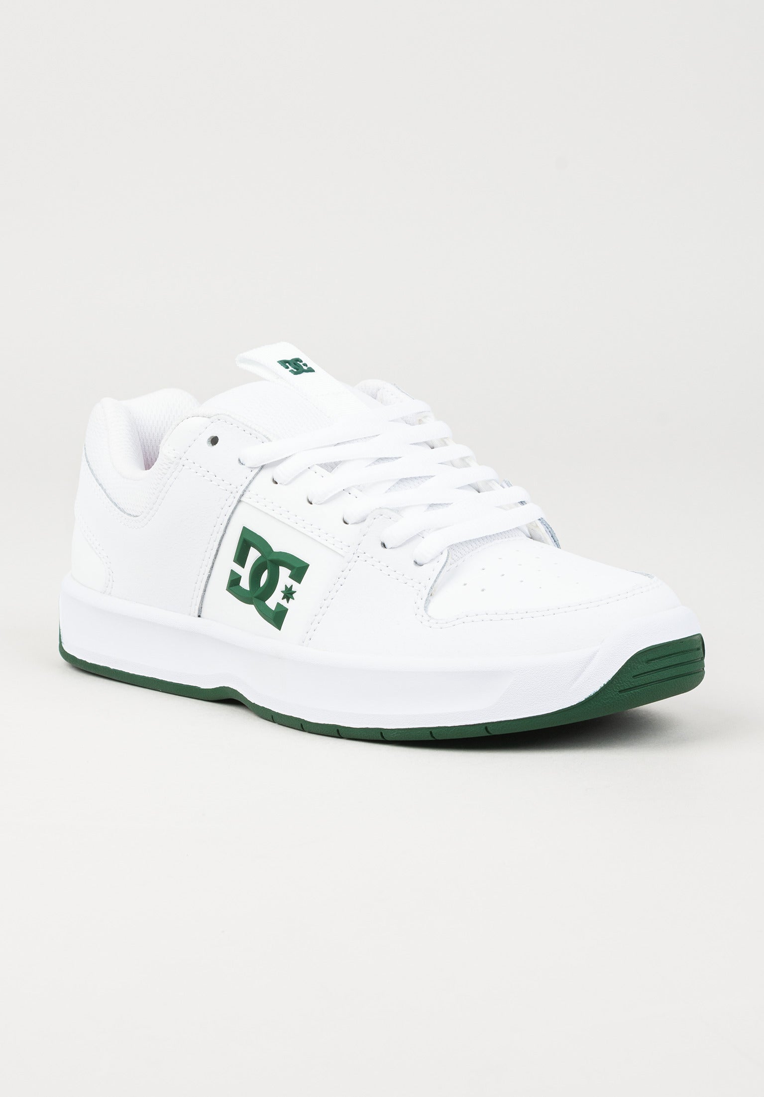 Dc shoes sales all white