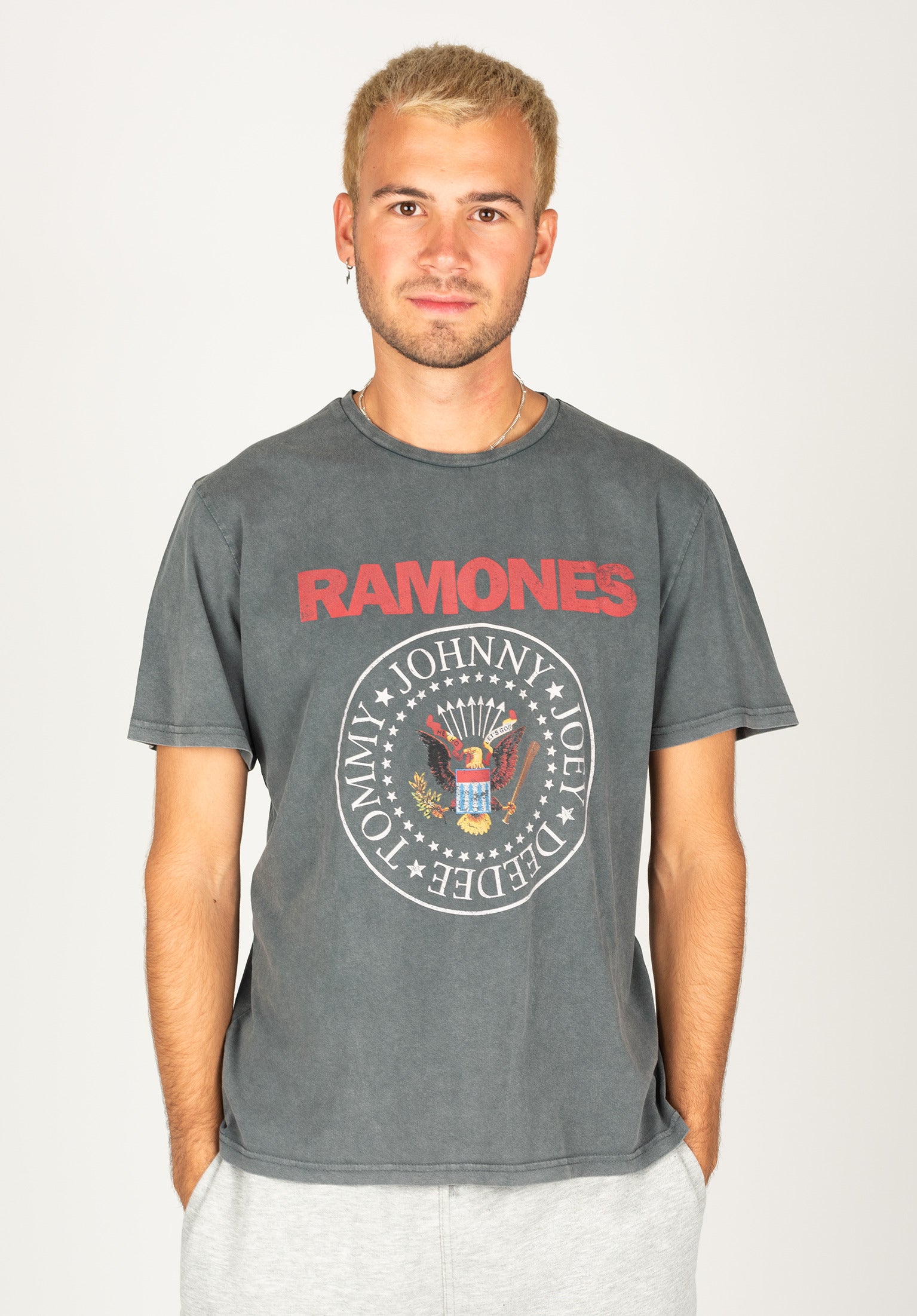 Ramones Logo Print Re Covered Camiseta en washedblack para Hombre