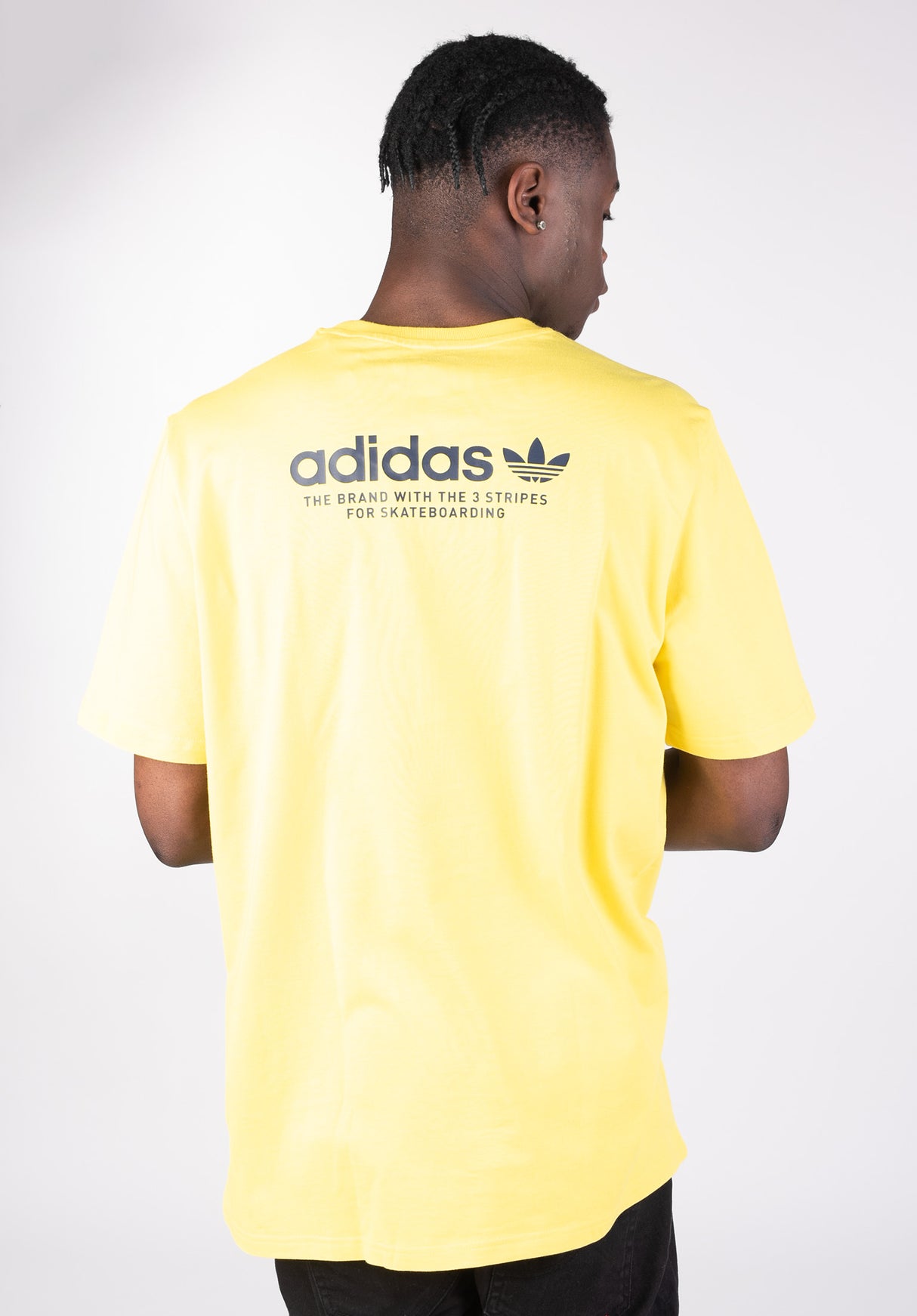 4.0 Logo adidas-skateboarding T-Shirt in yellow-shanavy for Men – TITUS