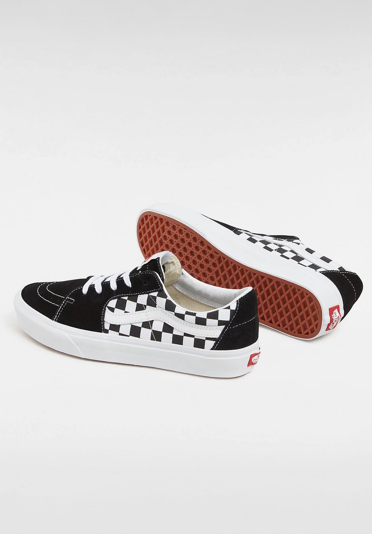 Sk8-Low canvas-suede-blackcheckerboard Closeup1