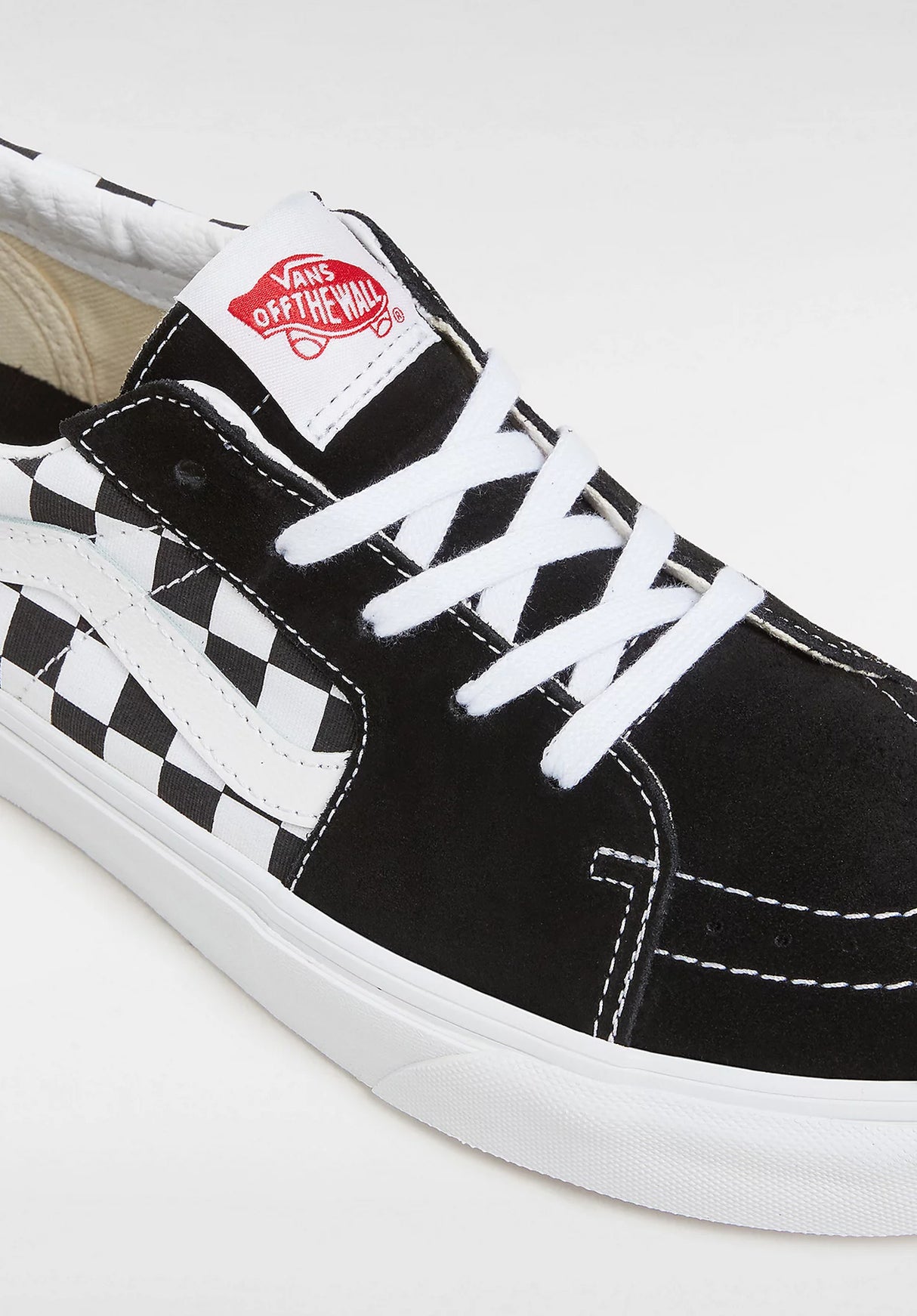 Sk8-Low canvas-suede-blackcheckerboard Closeup2