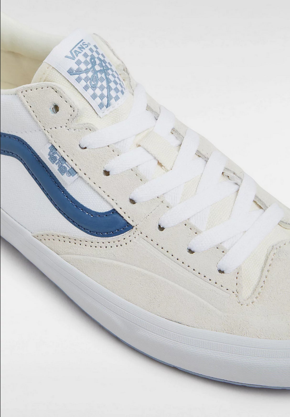 Skate Lizzie Low white-lightblue Closeup2