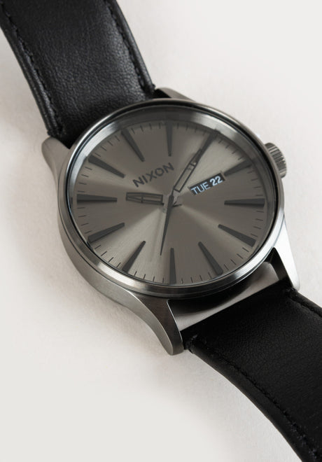 The Sentry Leather gunmetal-black Rueckenansicht