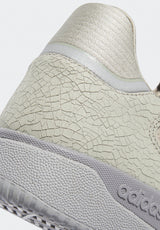 Tyshawn Low silverpebble-grey-goldmetallic Closeup2