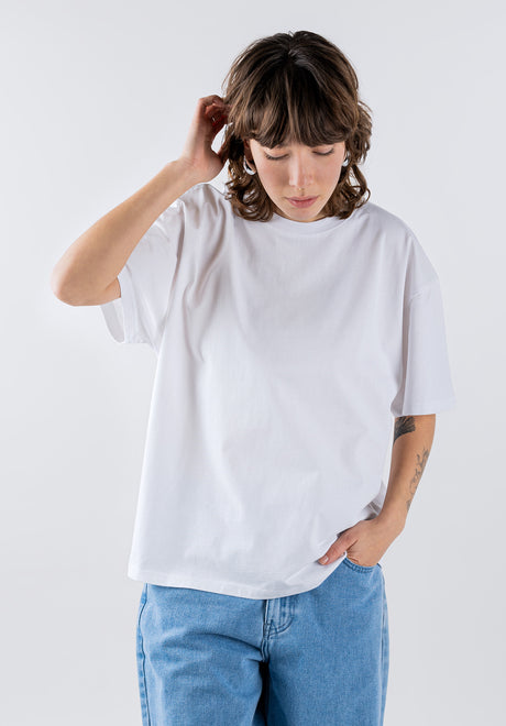 W Essential Tee white Rueckenansicht