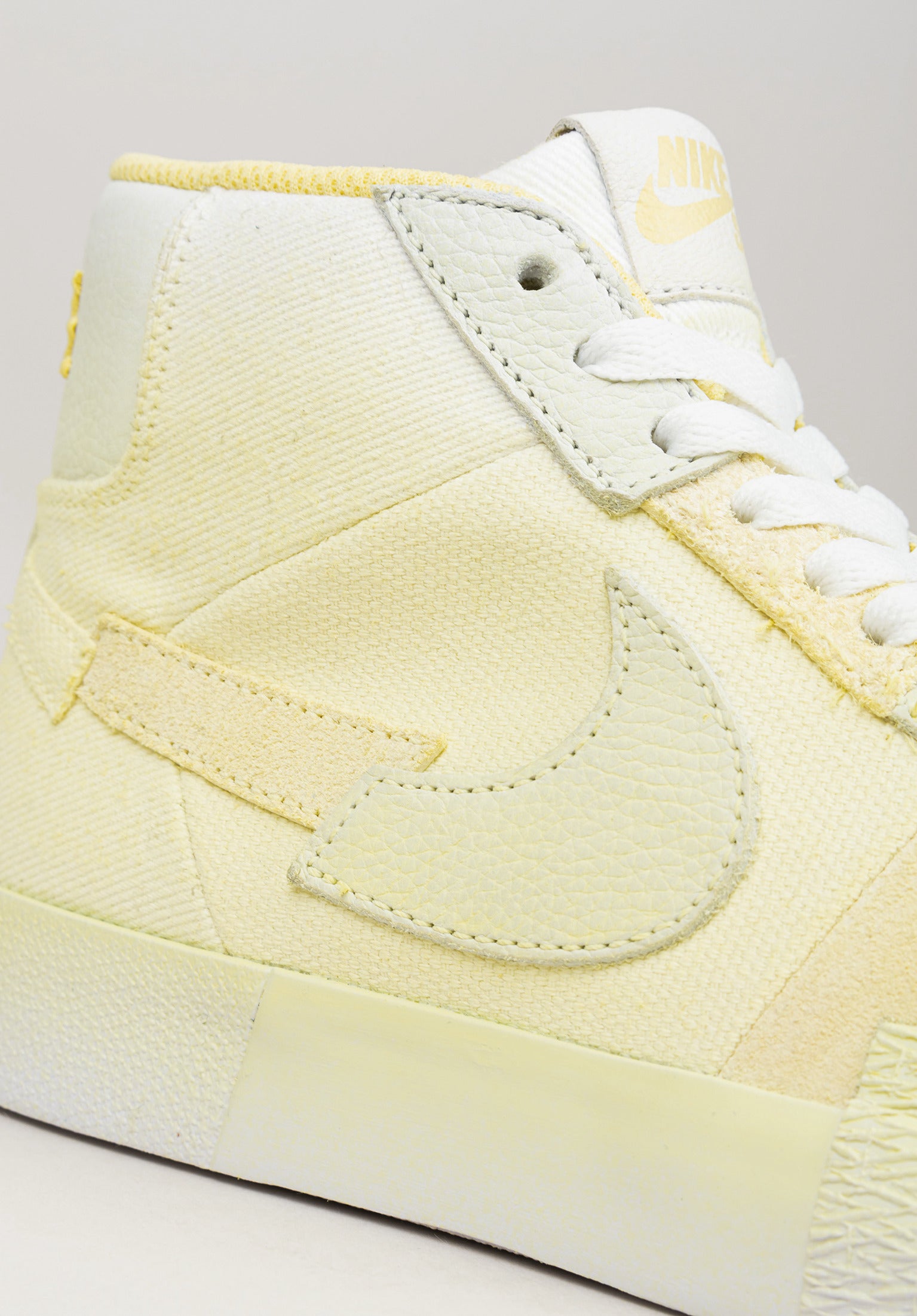 Zoom Blazer Mid Premium Nike SB Womens Shoes in lemonwash