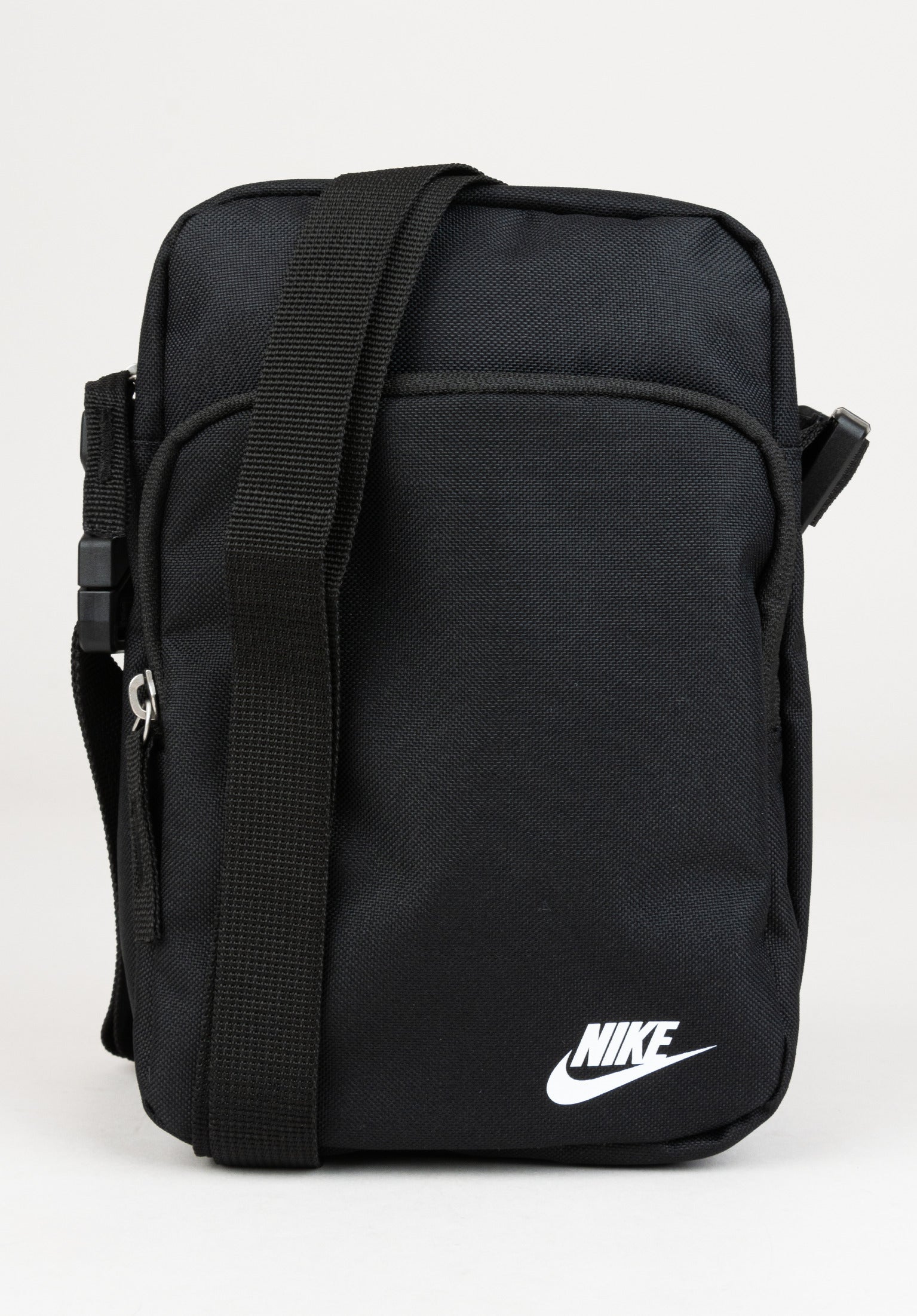 Nike sb heritage black store & white shoulder bag